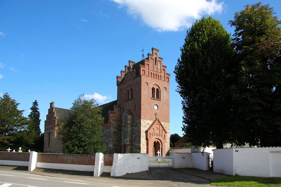 Halsted Kirke.jpg