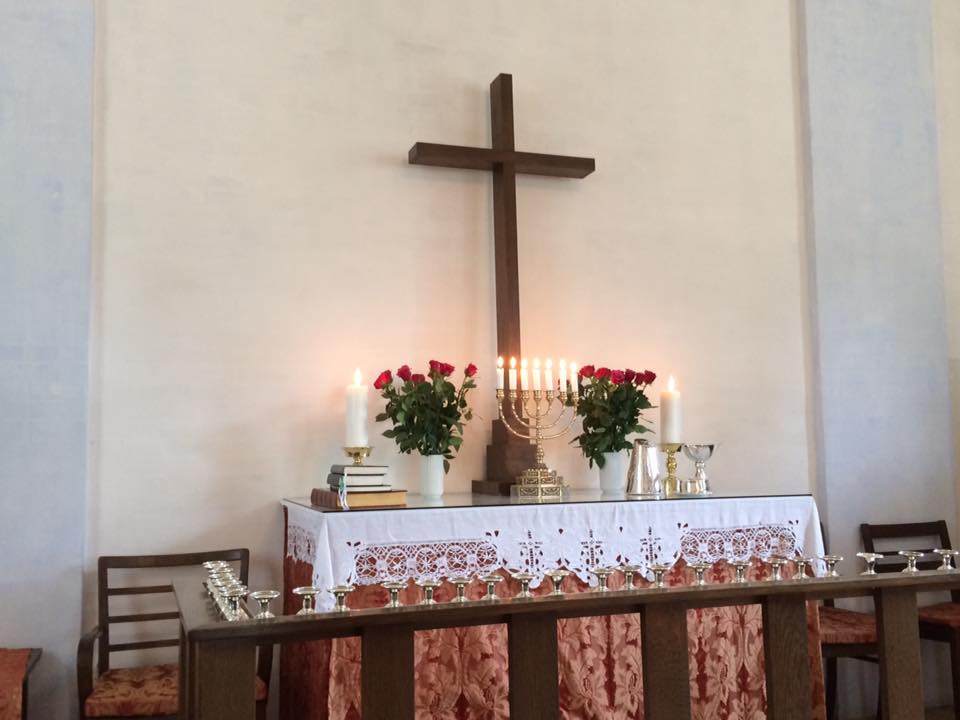 Strandkirken_alter.jpg