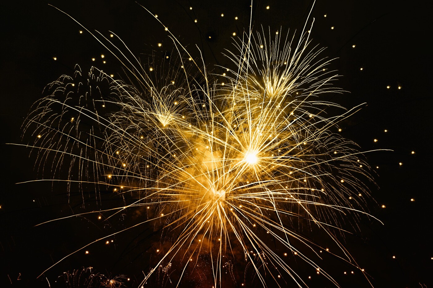 fireworks by geralt Pixabay-1924628_1920.jpg