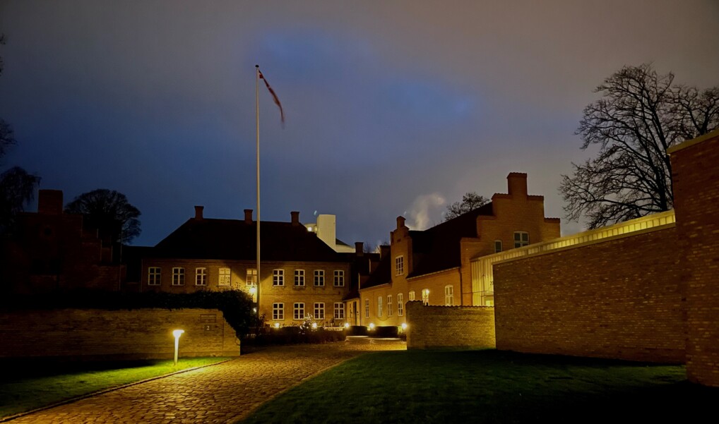 Stiftsadministrationen i aften lys