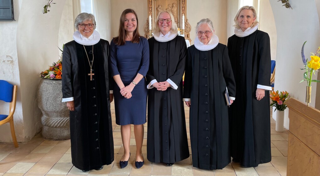 Stærke kvinder, 75 års jubilæum for første kvindelige præster