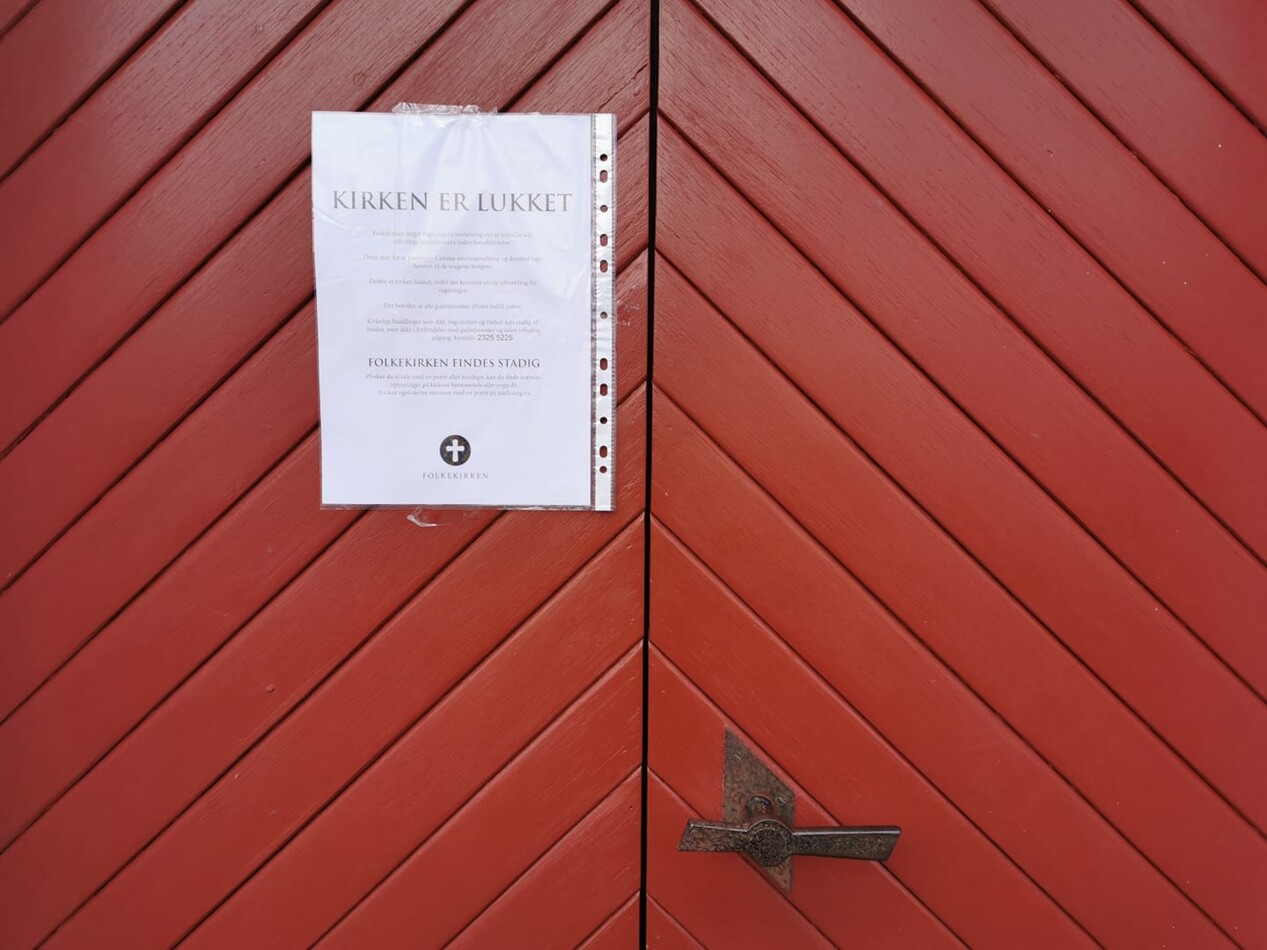 Kirken er lukket 2.jpg