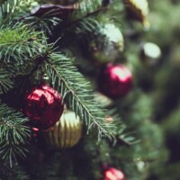 christmas-tree-lights-ball-wallpaper-preview.jpg