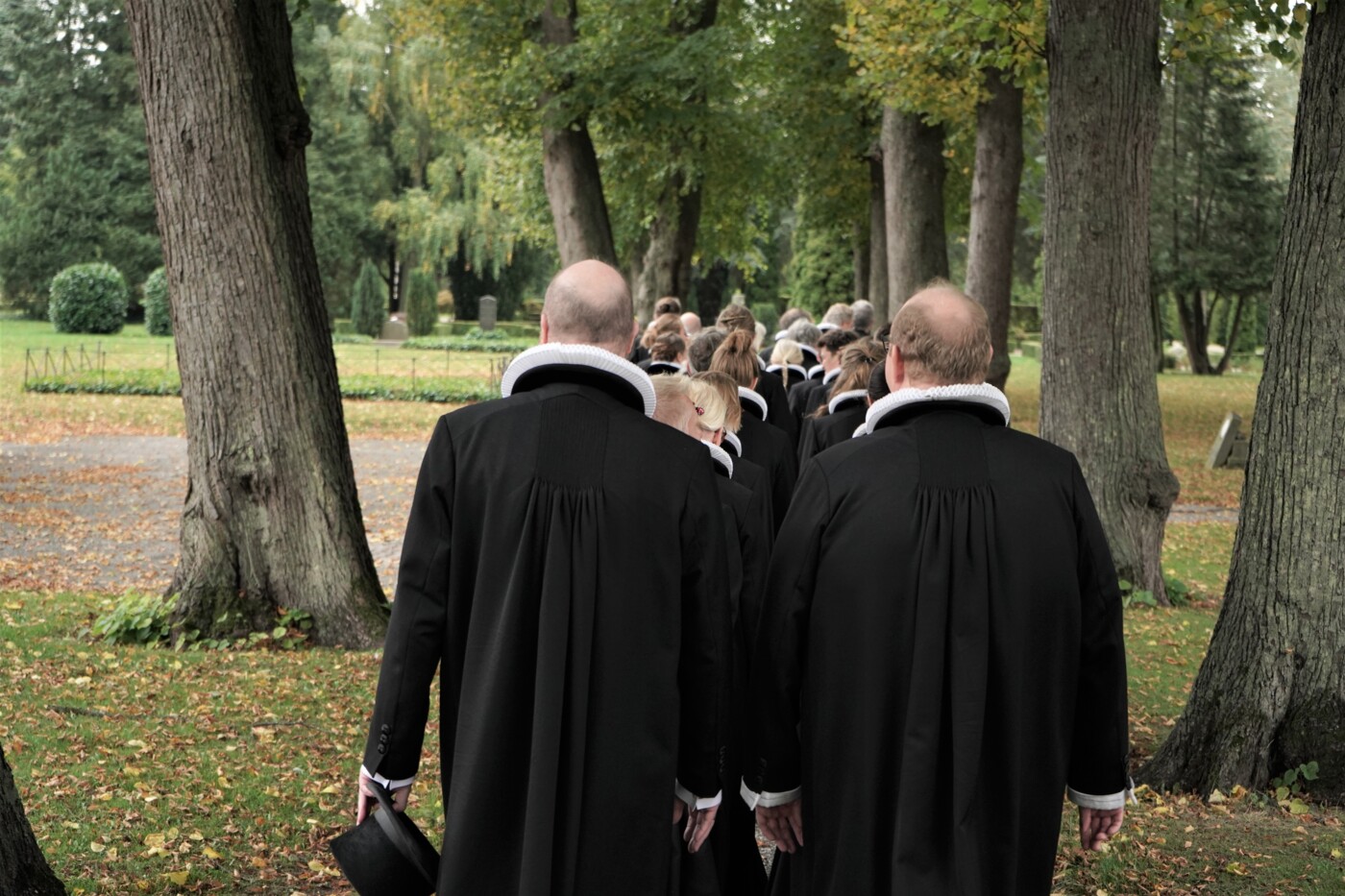 Procession4.jpg