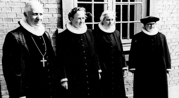 de første kvindelige præster billedkreditering Odense Stadsarkiv-2081x1144-740x407.jpg