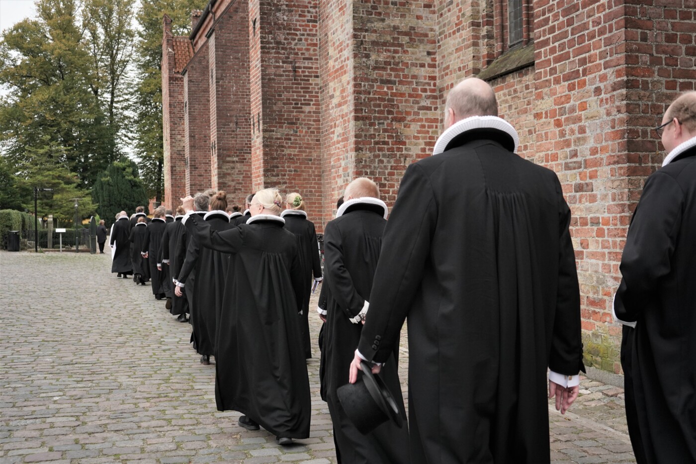 Procession6.jpg